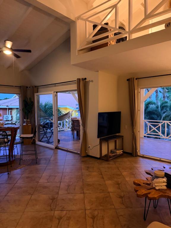 Smart-tv — Penthouse Tropicana
